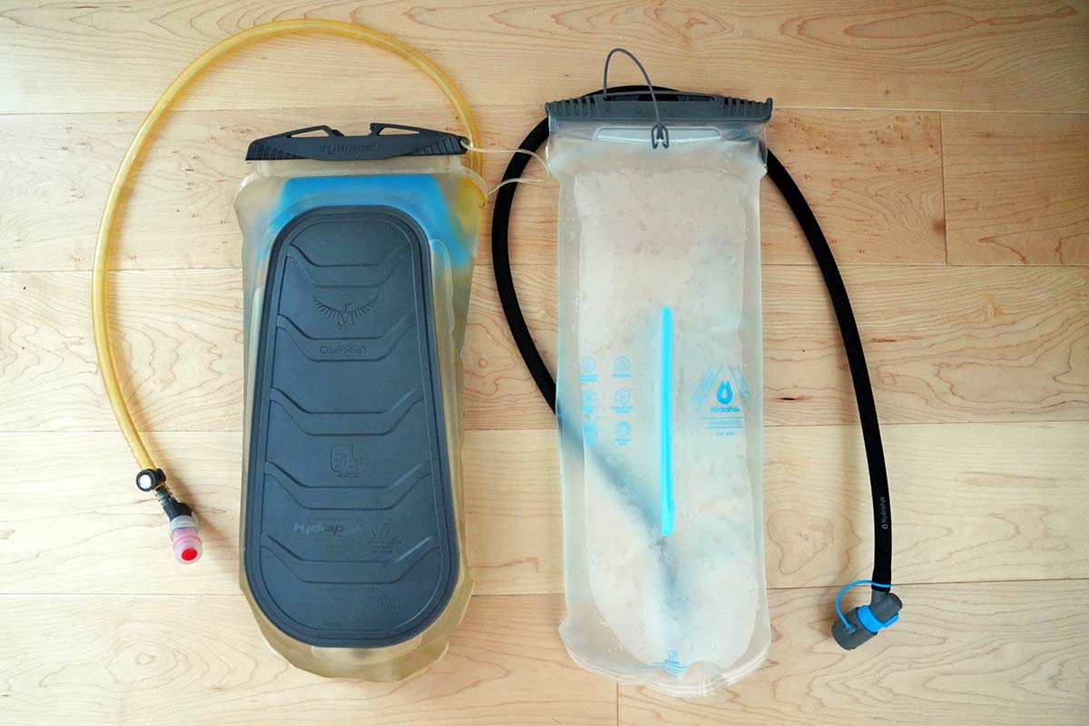 Hydration bladders structural reinforcement